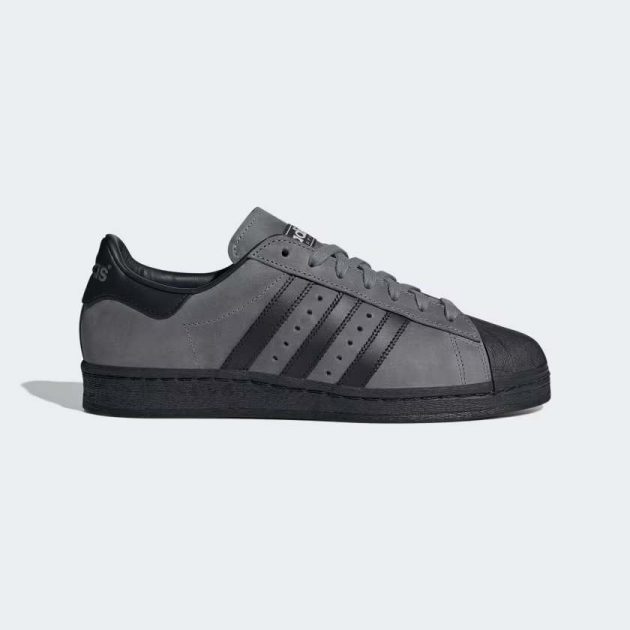 Scarpe adidas superstar false online